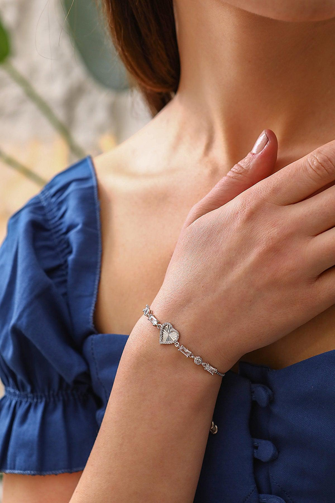 925 Sterling Silver Heart Bracelet With Baguette Stone