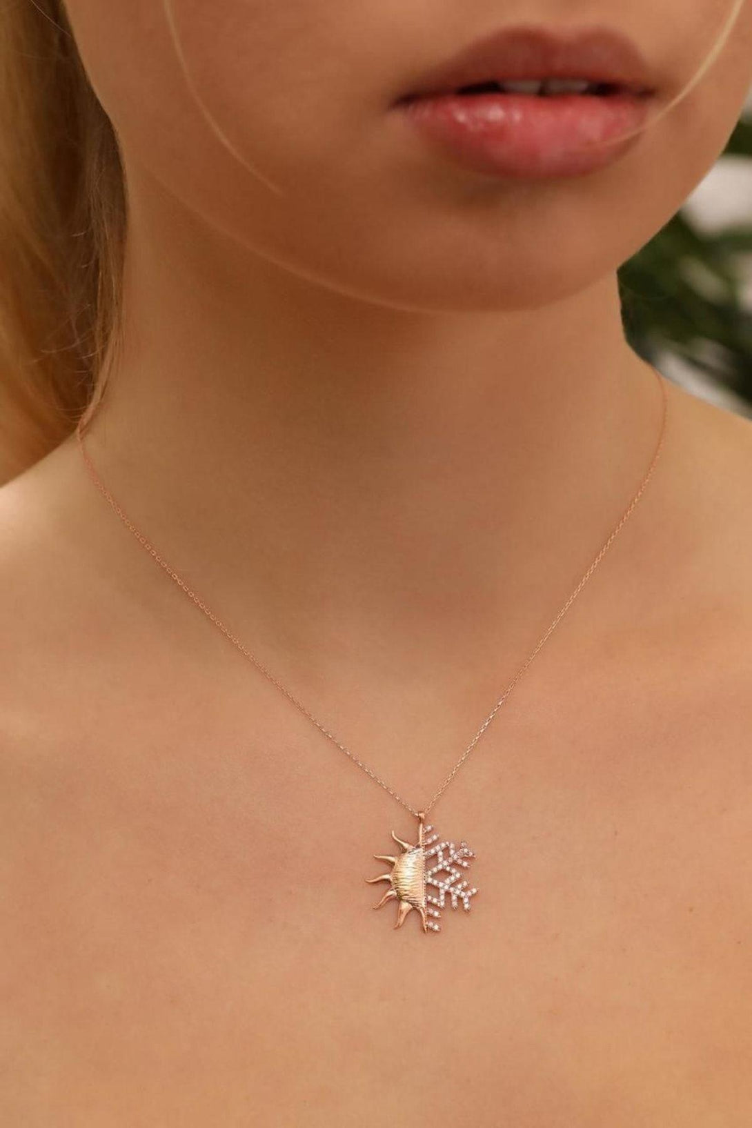 925 Sterling Silver Snowflake Sun Necklace