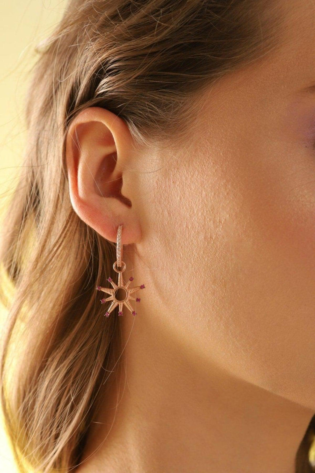 925 Sterling Silver Star Earring With Pink Zircon Stone